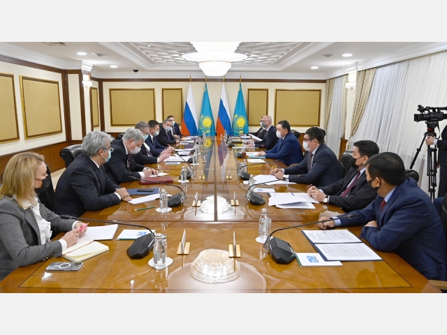 Премьер-министр Казахстана и вице-премьеры из России обсудили сотрудничество в топливно-энергетическом секторе.