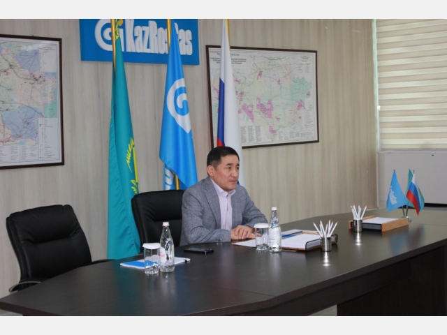 В ТОО «КазРосГаз» прошла отчетная встреча с трудовым коллективом