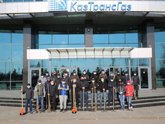 Весеннее обновление: газовики вышли на субботник